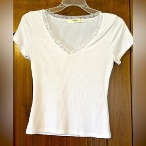 White Ribbed V-Neck Lace Trim Top Sz M